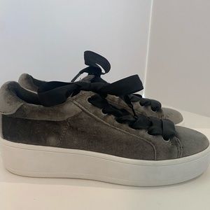 Steve Madden Women’s sneakers size 5.5